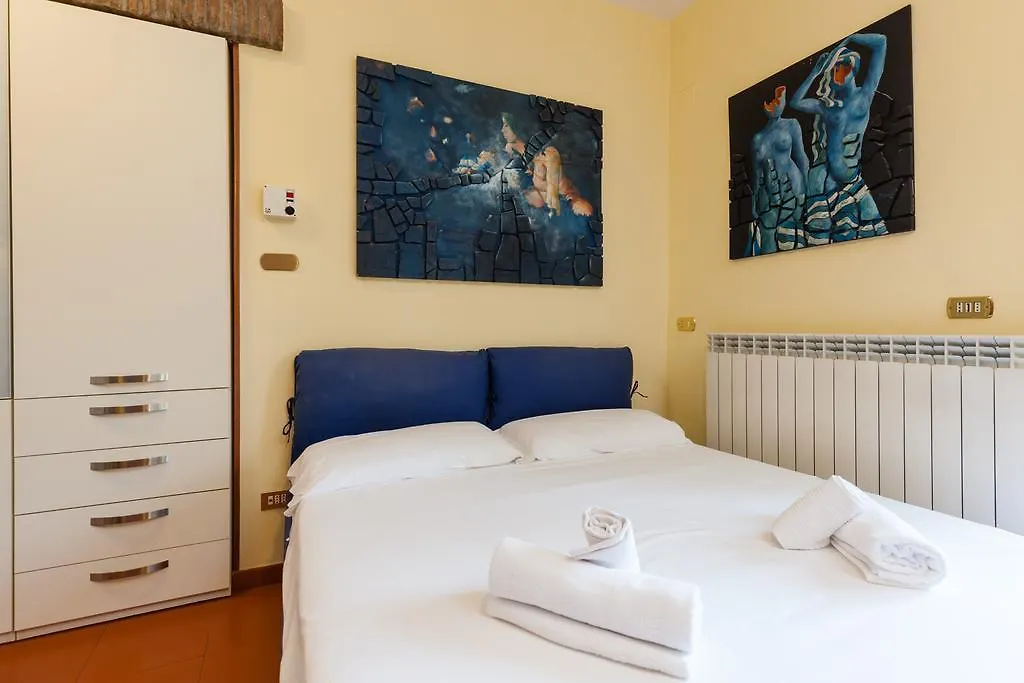 Amedeo Savoia - Bh 49 Apartman Nápoly